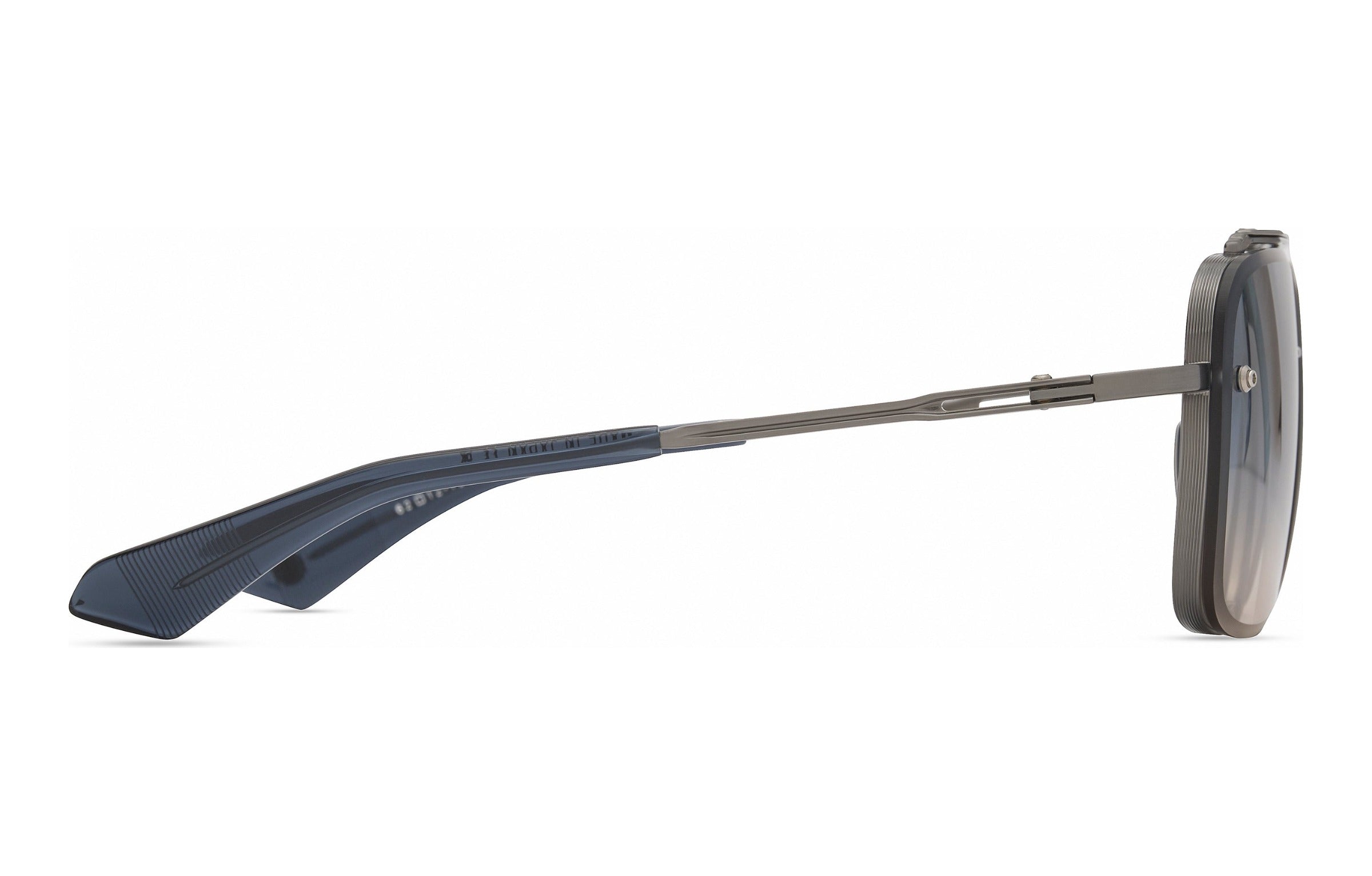 Dita Mach-Six Antique Silber/Raw Titanium, Seitenansicht
