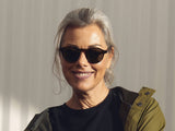 Model trägt Moscot Miltzen Sun in Größe 46, Farbe Tortoise, G-15 Gläser